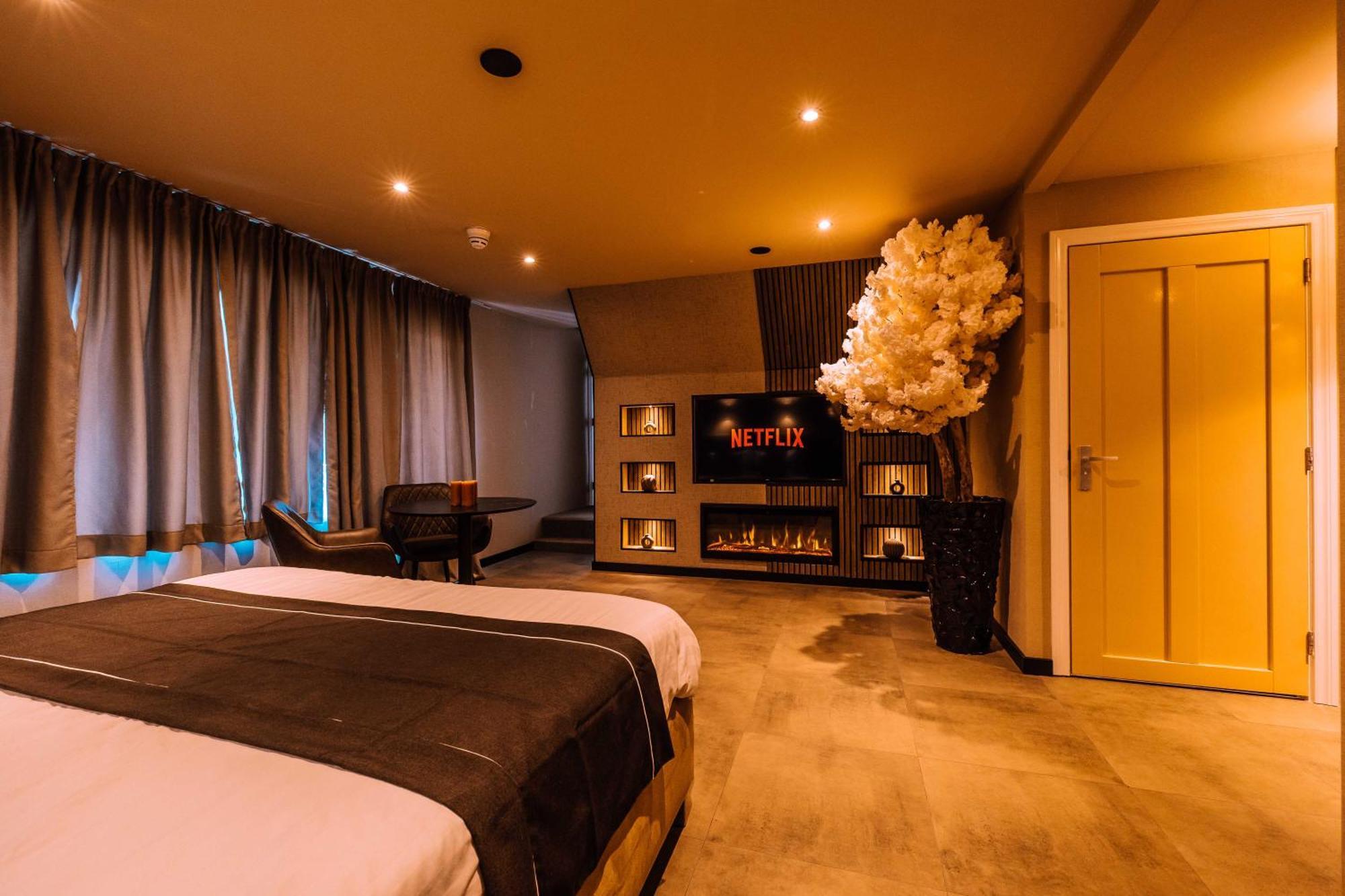 Hotel Buren Buren  外观 照片