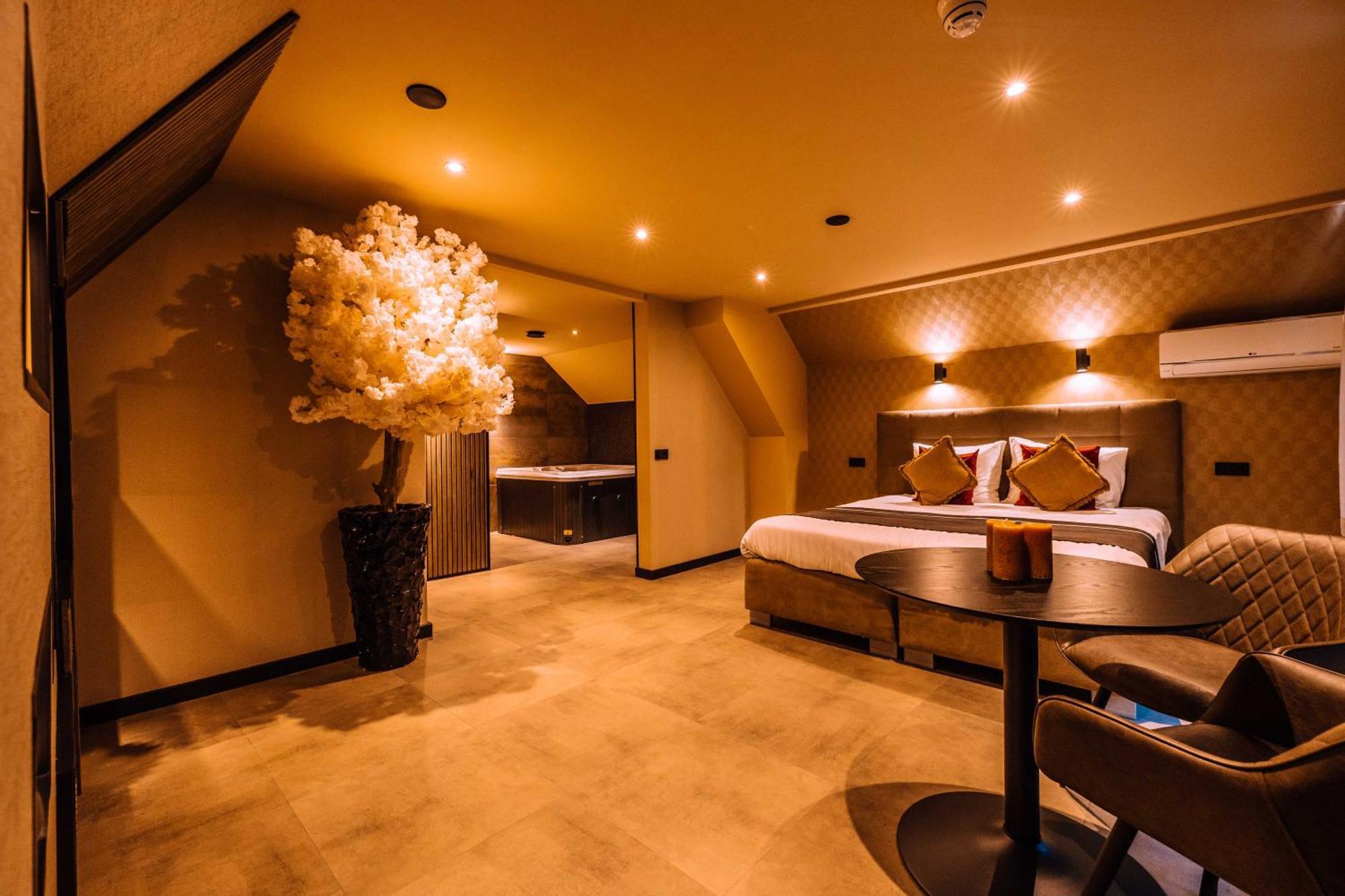 Hotel Buren Buren  外观 照片